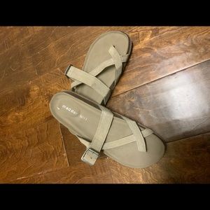 Steve Madden sandal